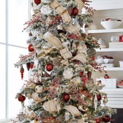 Balsam Hill Yukon Spruce 999$ 