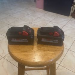 2 Milwaukee Batteries XC8.0