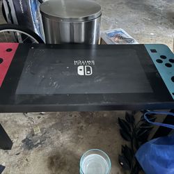 Nintendo Switch Table