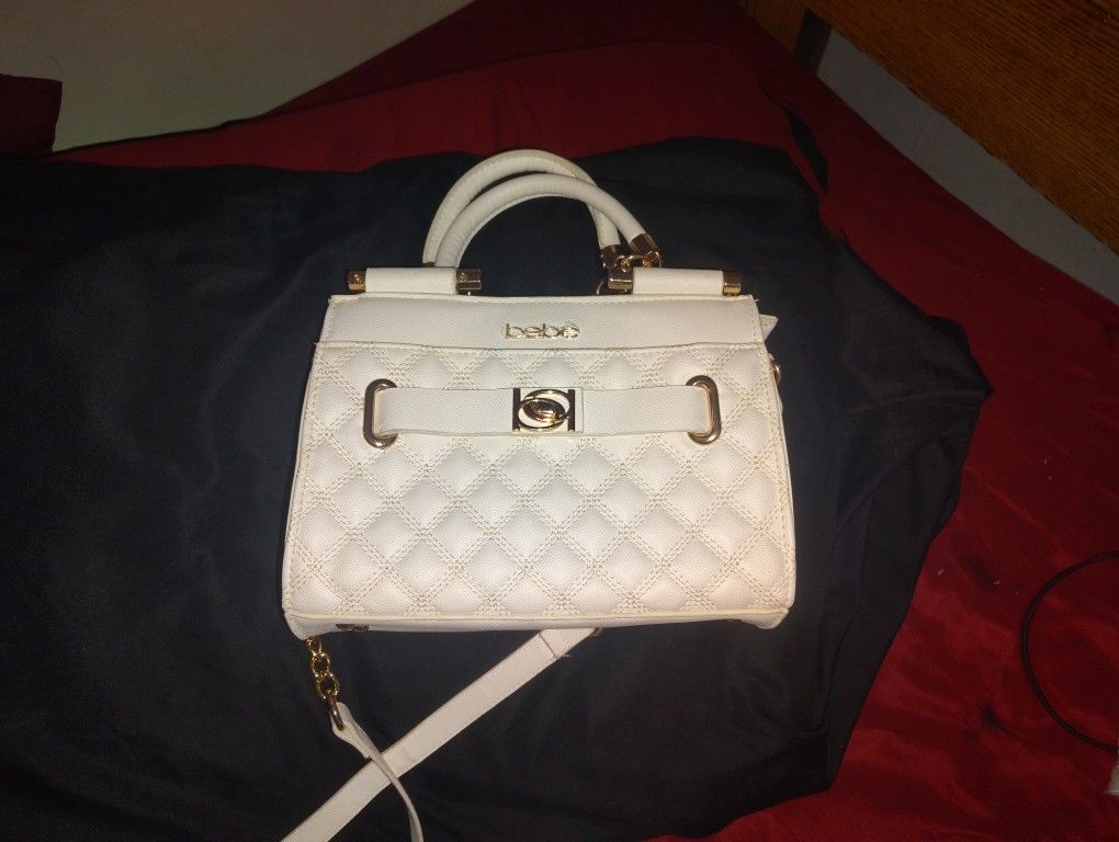 BEBE WOMENS PURSE AND HANDBAG/CLUTCH