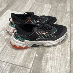 $10 Adidas Sneaker