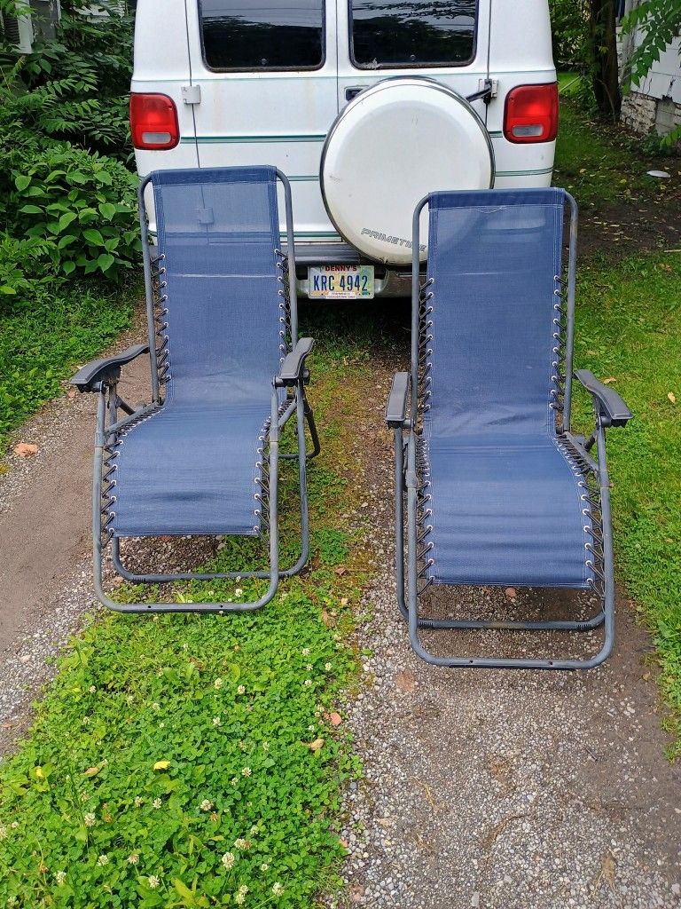 Caravan Sports Oversized Zero Gravity Chair - Blue