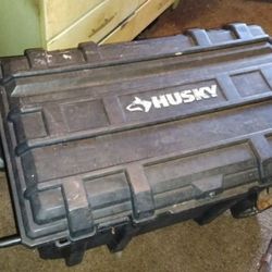 Husky Rolling Tolling Box