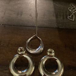 Necklace with a pair earrings