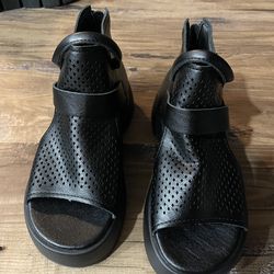 Newest Women's Retro Soft PU Leather Sandalias Black