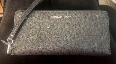 Michael kors wallet