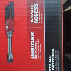 Milwaukee M12 Fuel Insider Extended Reach Box Ratchet Kit (includes New Battery)