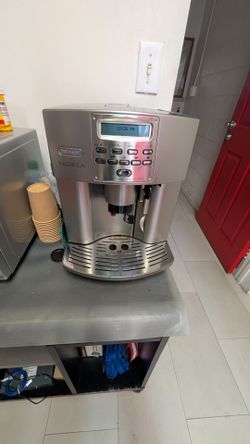 Delonghi magnifica espresso machine