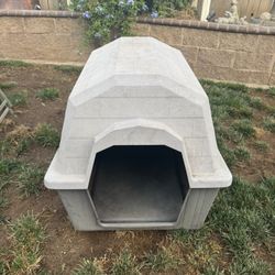 XL Dog House