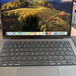 14 inch m3 pro macbook pro 18+512 with warranty and apple care plus