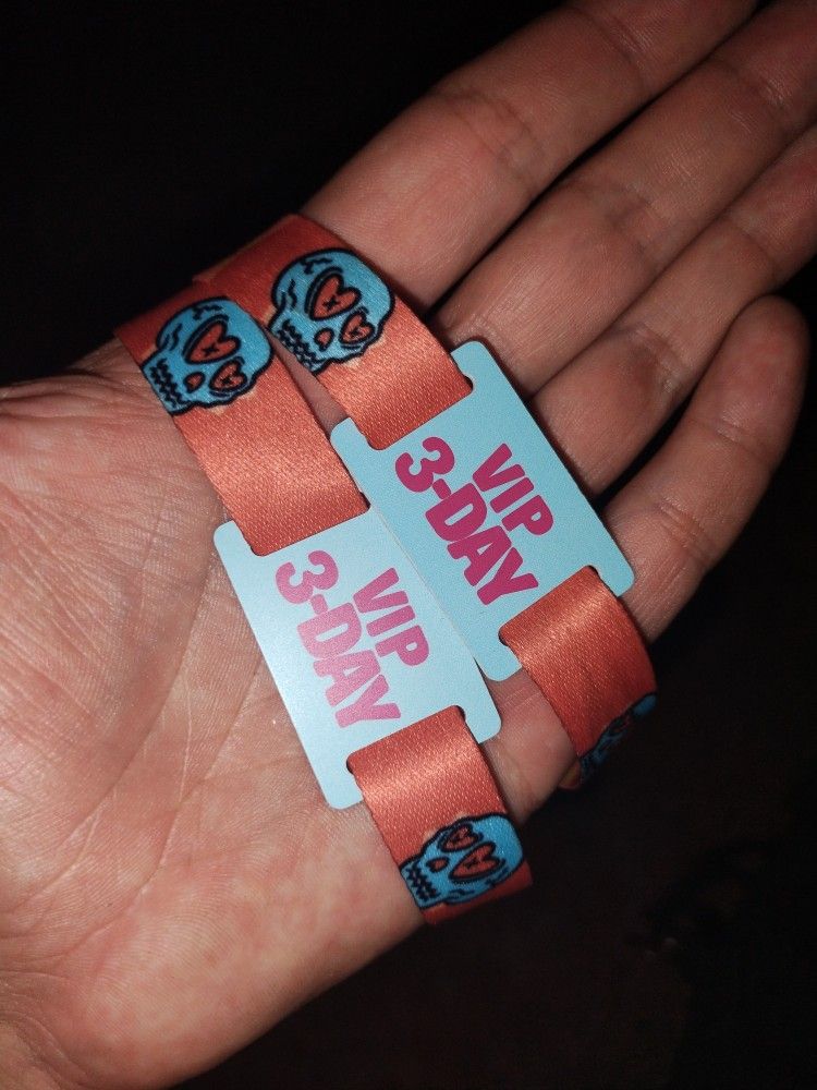 RIOT FEST SUNDAY VIP WRISTBANDS