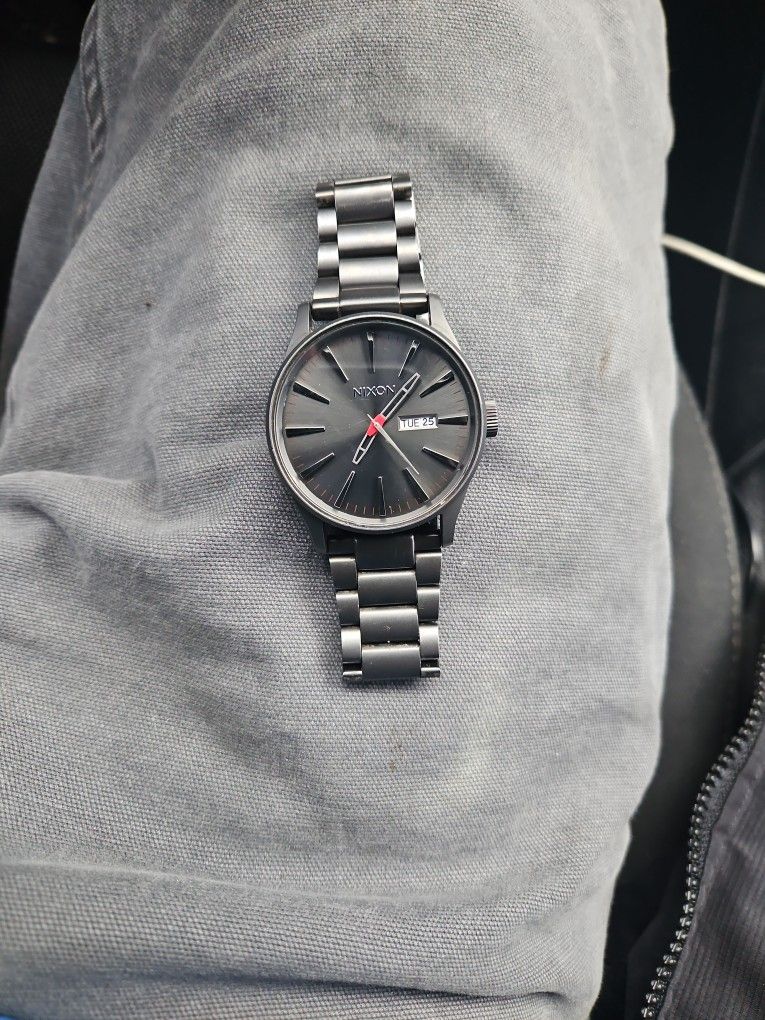 Nixon Watch