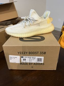 YEEZY 350 V2 LIGHT