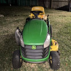 John Deere Riding Lawn Mower 