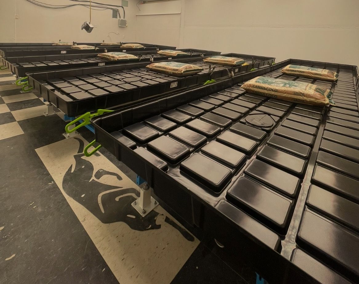 botanicare slide benches