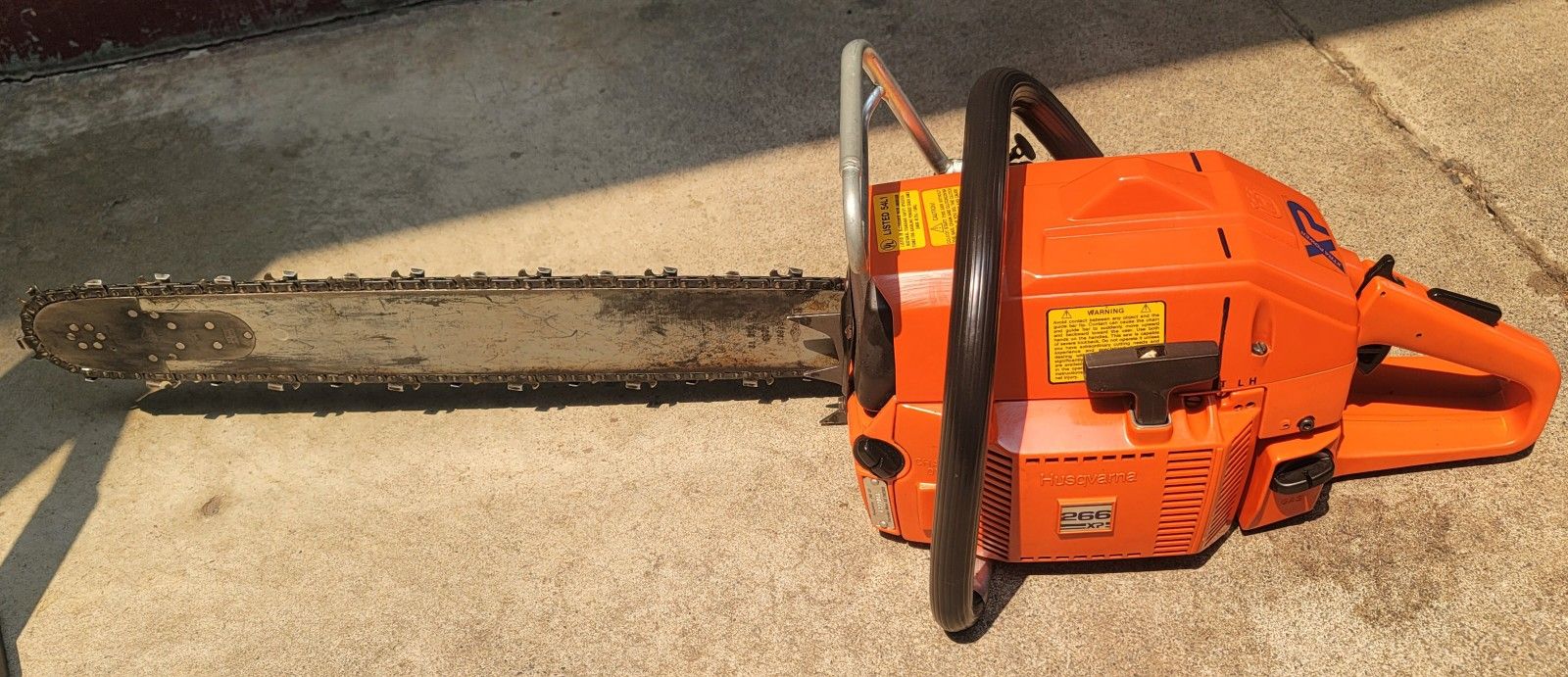 Husqvarna 266xp chainsaw with case RARE in EXCELLENT CONDITION
