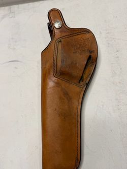 Bianchi Model 111 Cyclone leather holster