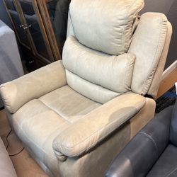 Single Recliner!