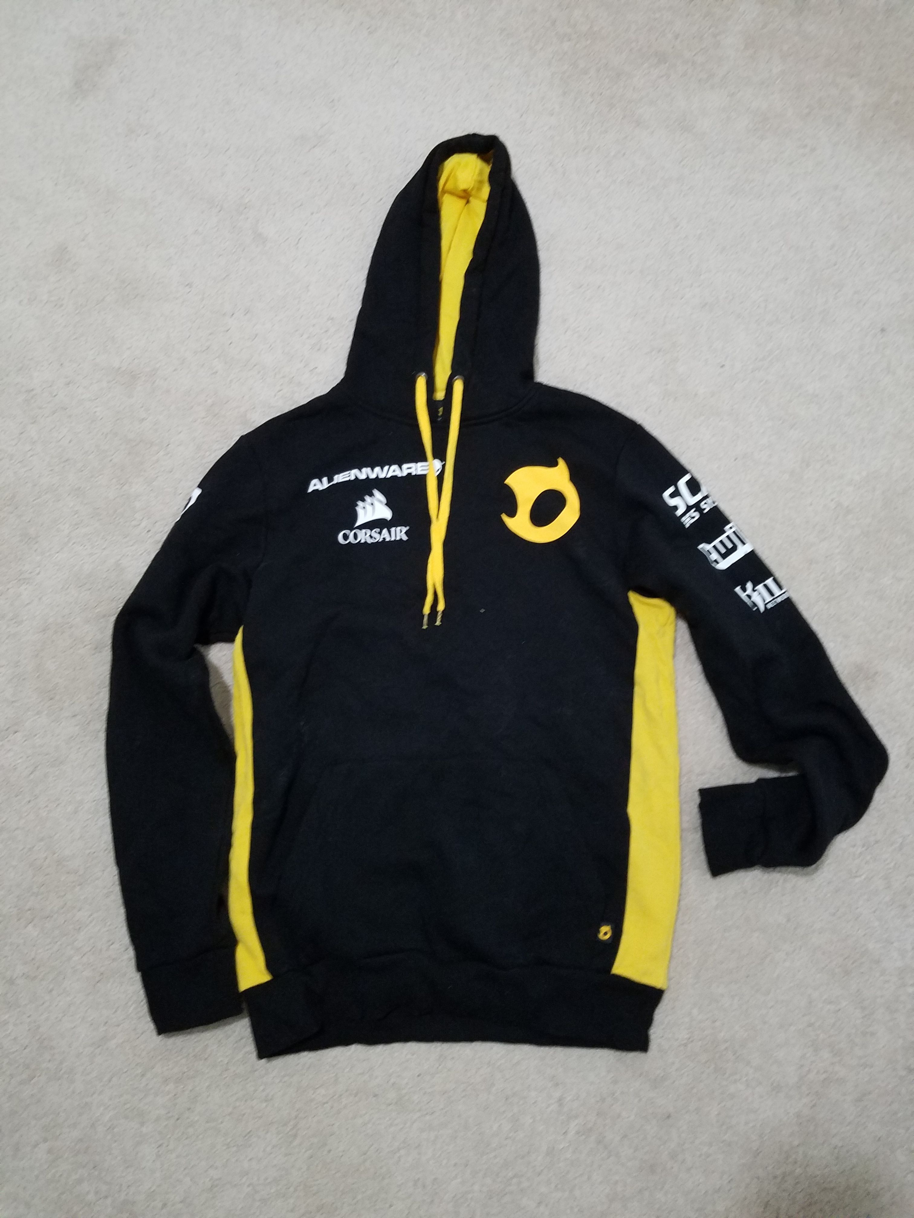 Dignitas hoodie clearance