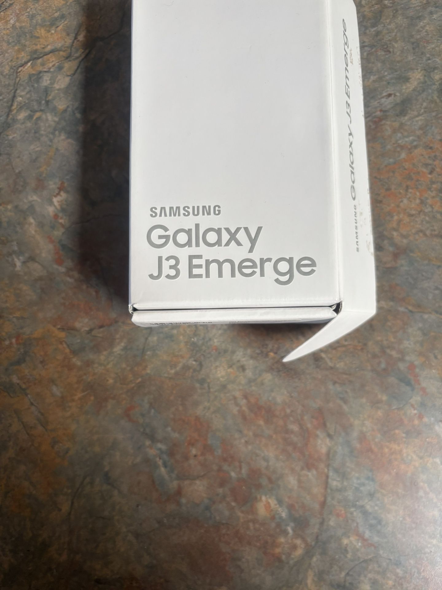Samsung Galaxy J3 emerge, smart phone