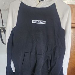 Sweatshirt.