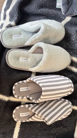 Guest Slippers – 2 Pairs