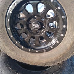 Ford F150 17" 6lug Black Rims Toyo Tires