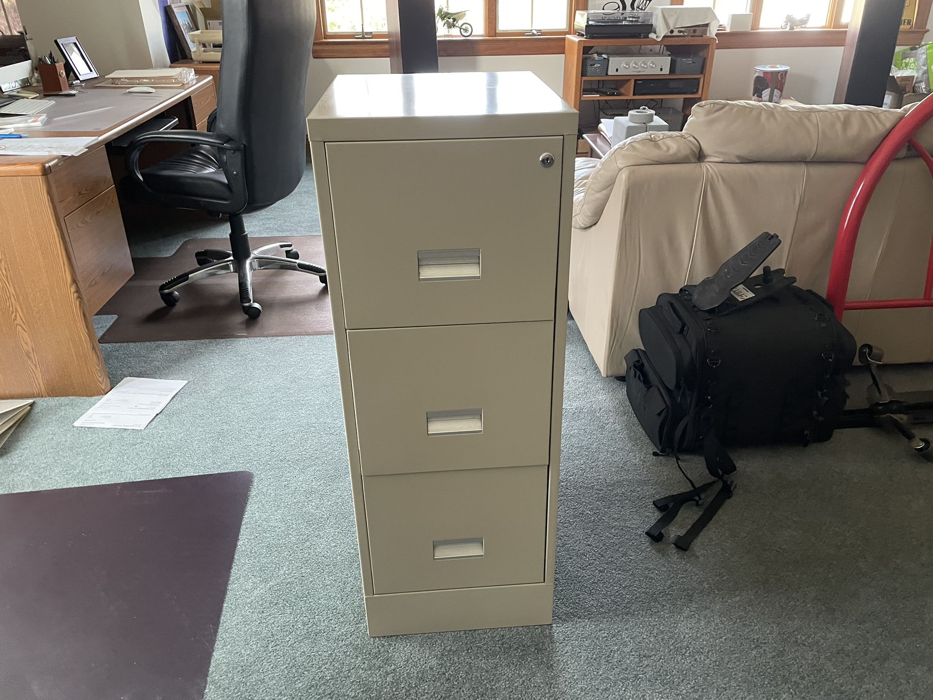 3-Drawer Metal Filing Cabinet - NO KEY