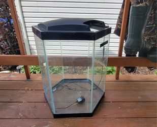 20 Gallon Hex Aquarium 
