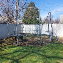 15 Foot Trampoline 