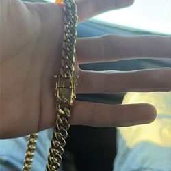 10 mm Cuban link gold plated chain 24 inches