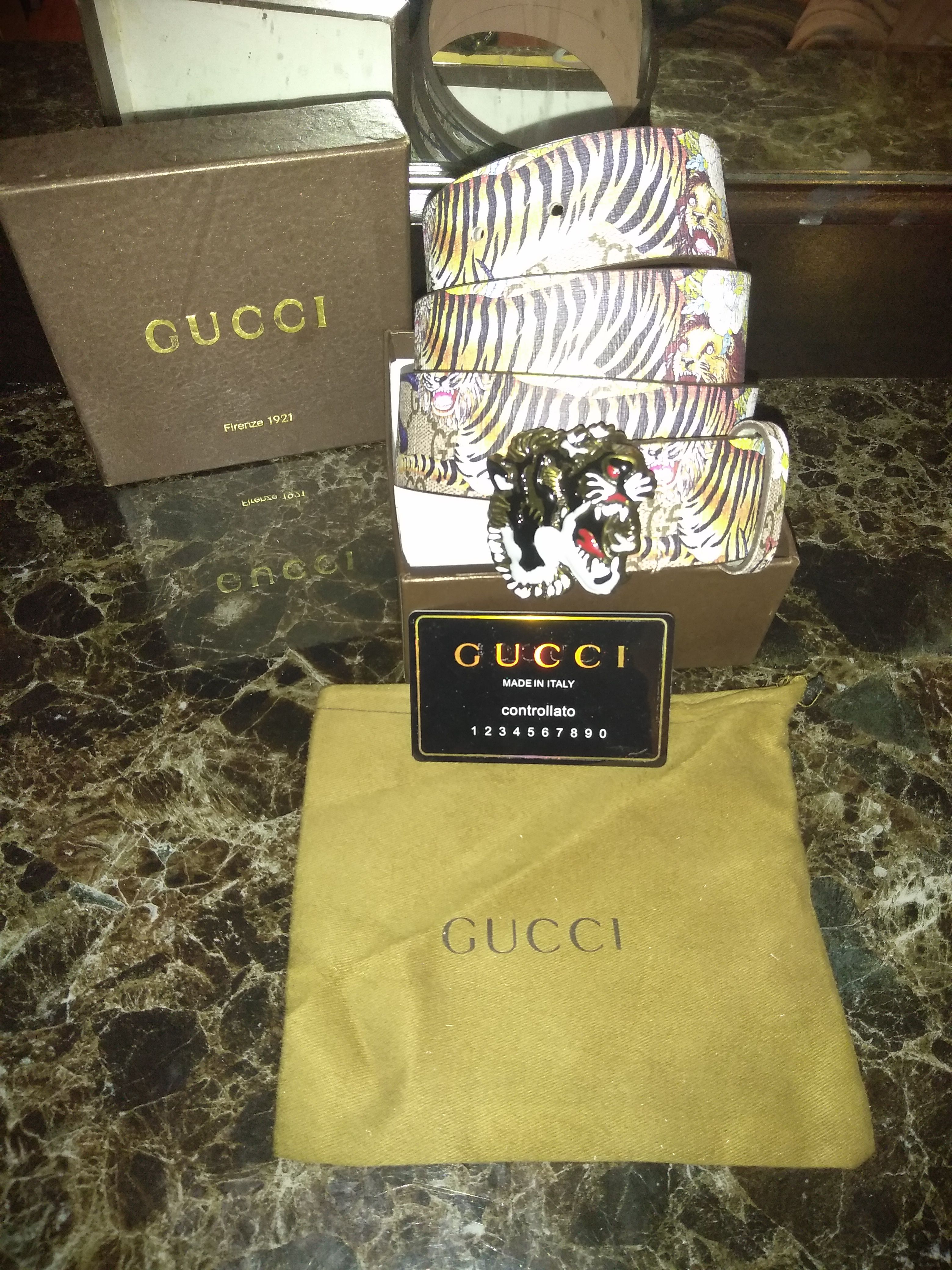 Gucci tiger print belt
