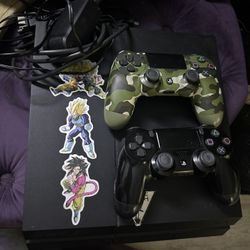PS4 With 4 GAMES