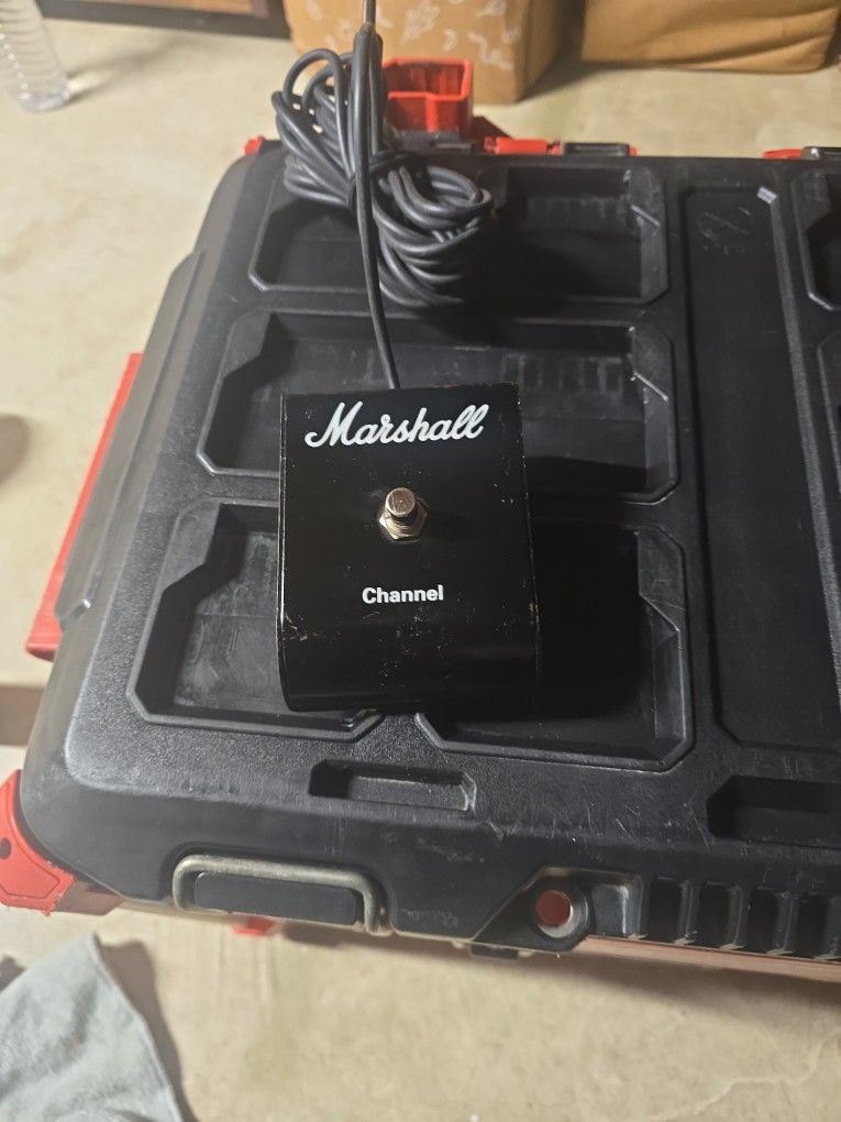 Marshall single-button channel footswitch