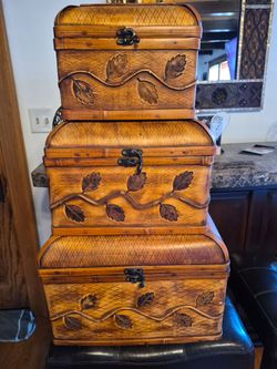 Set of 3 wooden baskets