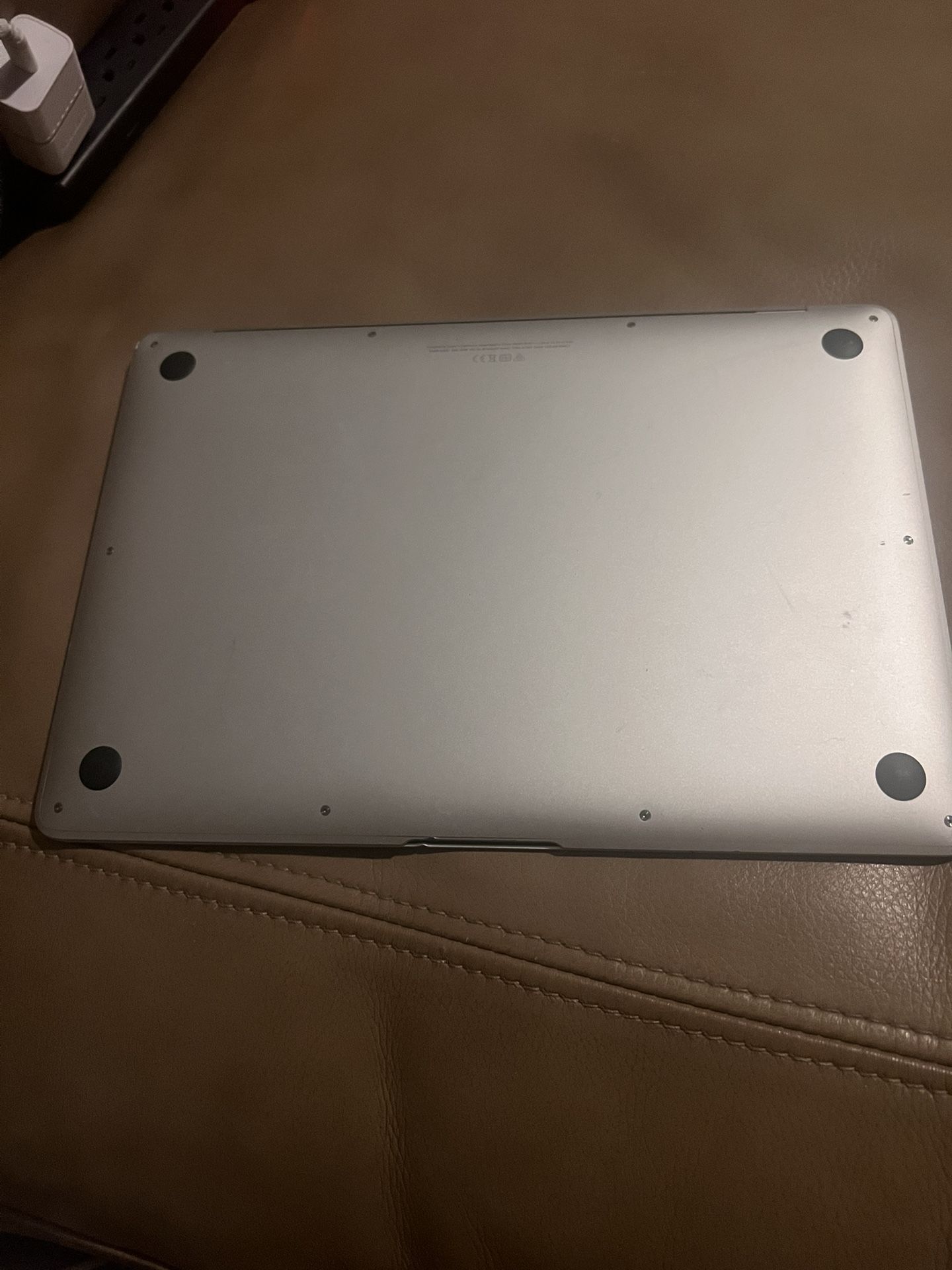 MACBOOK
