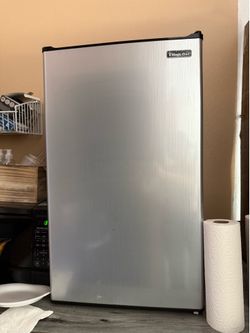 Mini fridge
