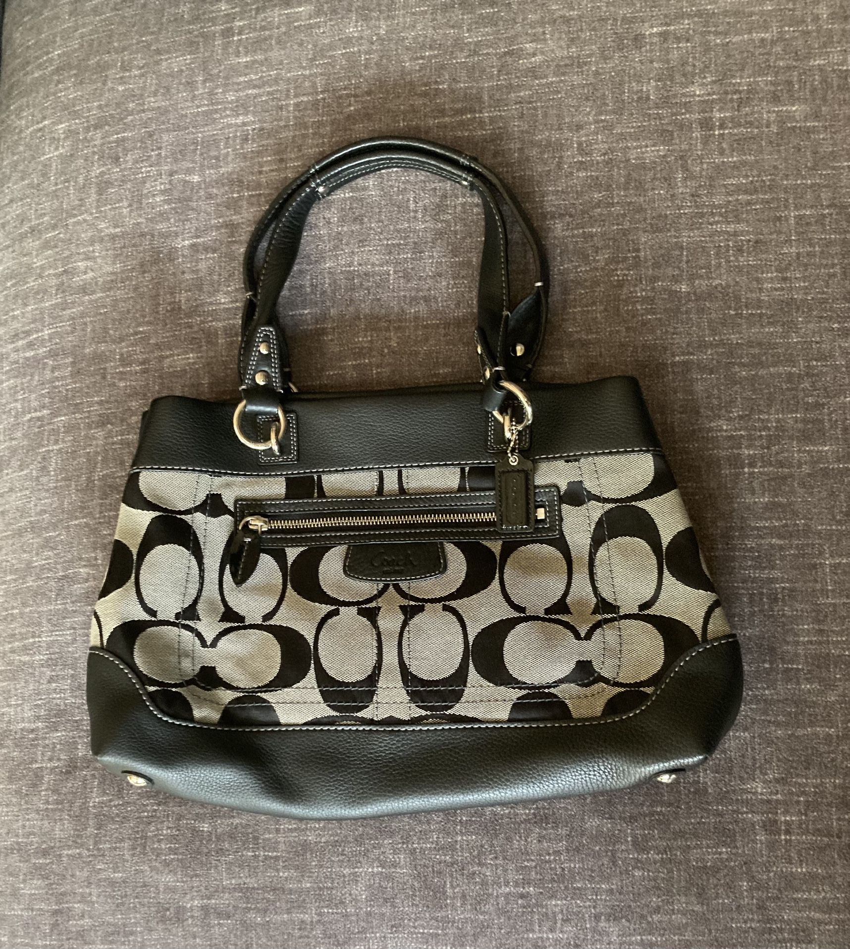 Elegant Designer-Style Tote Bag – Like New! Priced to Sell FAST
