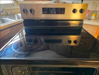 Whirlpool 30in 5 burner electric stove