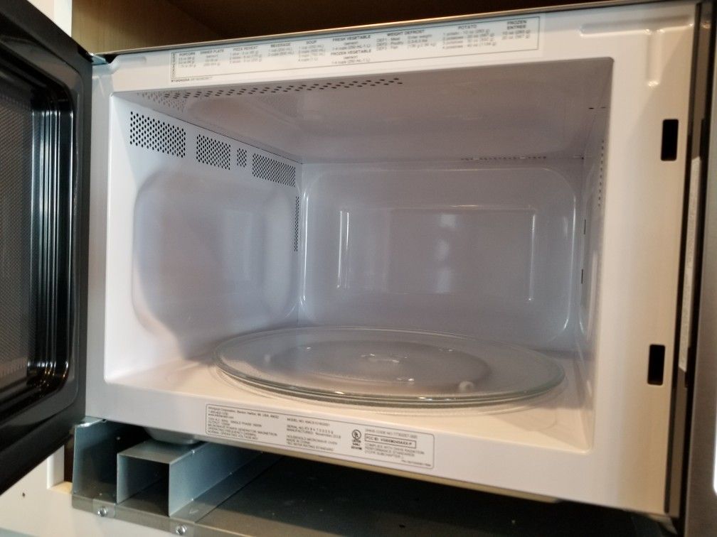 KichenAid Microwave Stainless Steel KMCS1016GSS1 with trim kit brand new for Sale in Phoenix, AZ