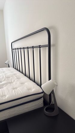 Bed + 2 table with lamp