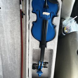 blue violin size 4/4 barely used