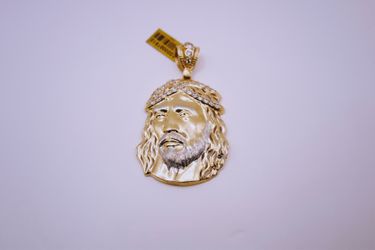 14 K Jesus piece with non-diamonds
