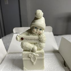 Department 56 Snowbabies November "A Smile To Treasure" Figurine