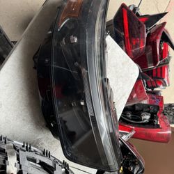 Ford Explorer Right Headlight Oem