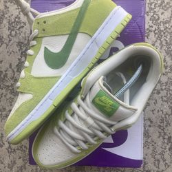 Used / VNDS Nike SB Dunk Low Green Apple. Mens 10