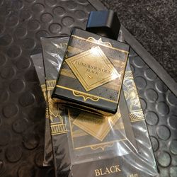 LUXURIOUS OUD BRAND NEW
