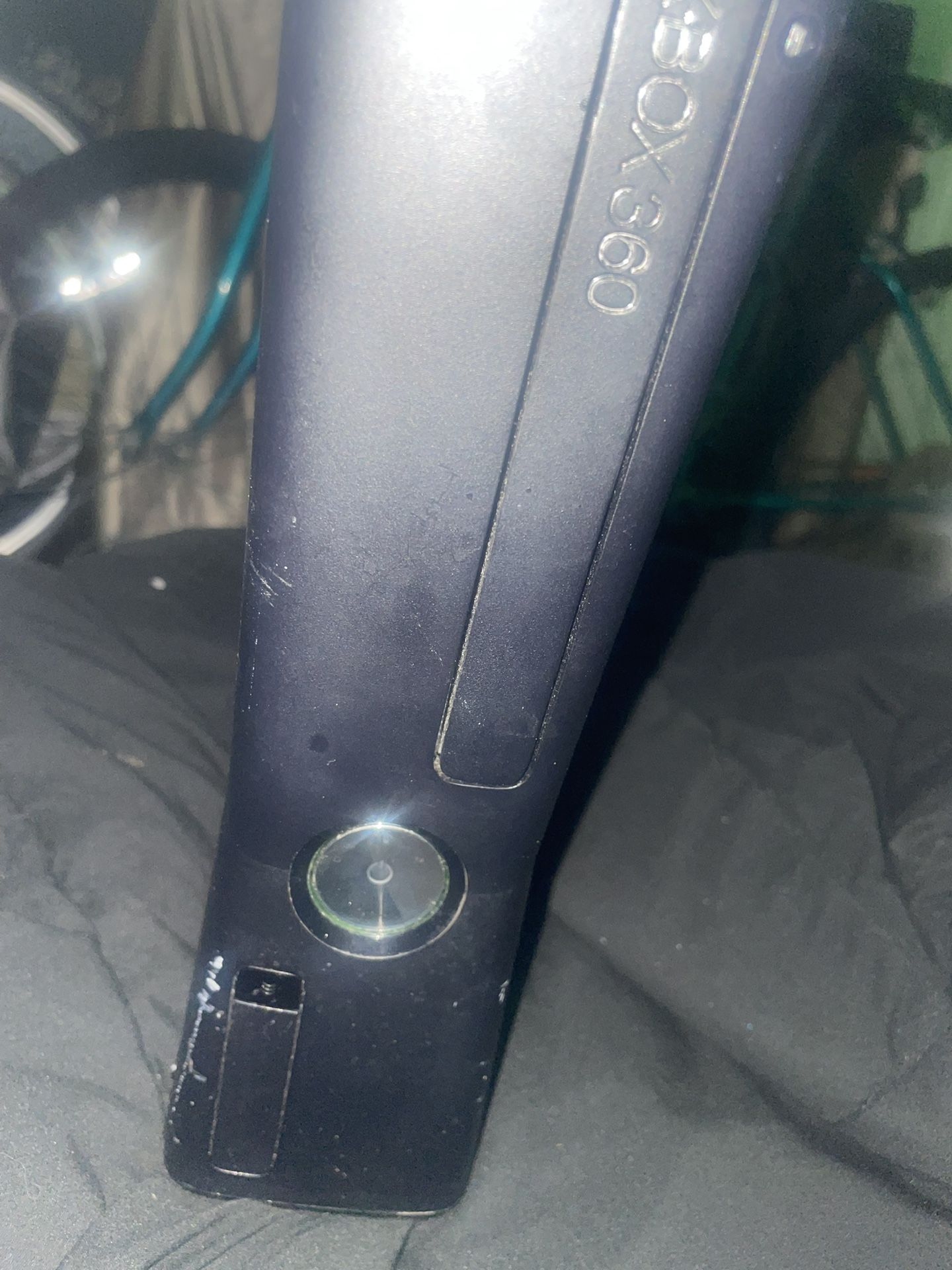 Xbox 360 (no Cords Or Remote)