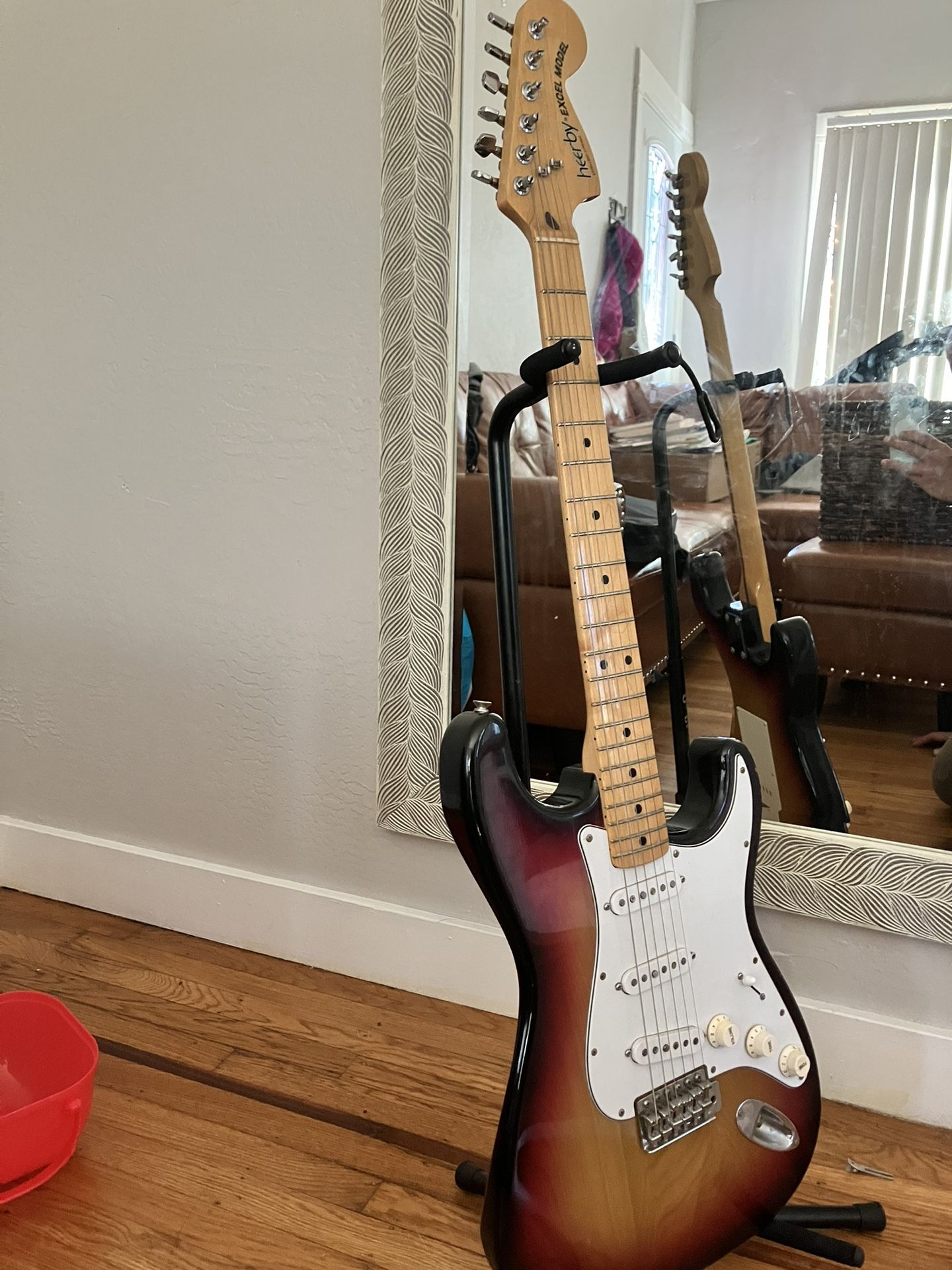 Kasuga “lawsuit” Stratocaster Heerby Excellent Type 1000