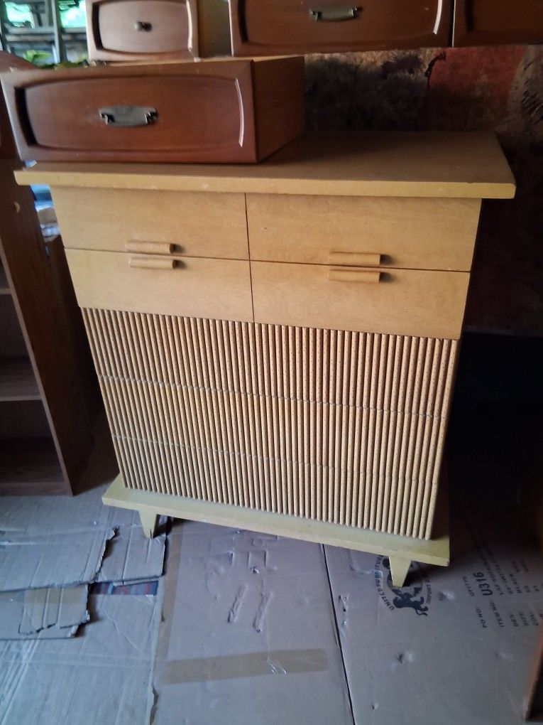 Dresser